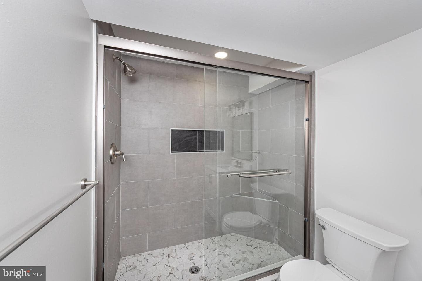 536 Brook Road photo 32