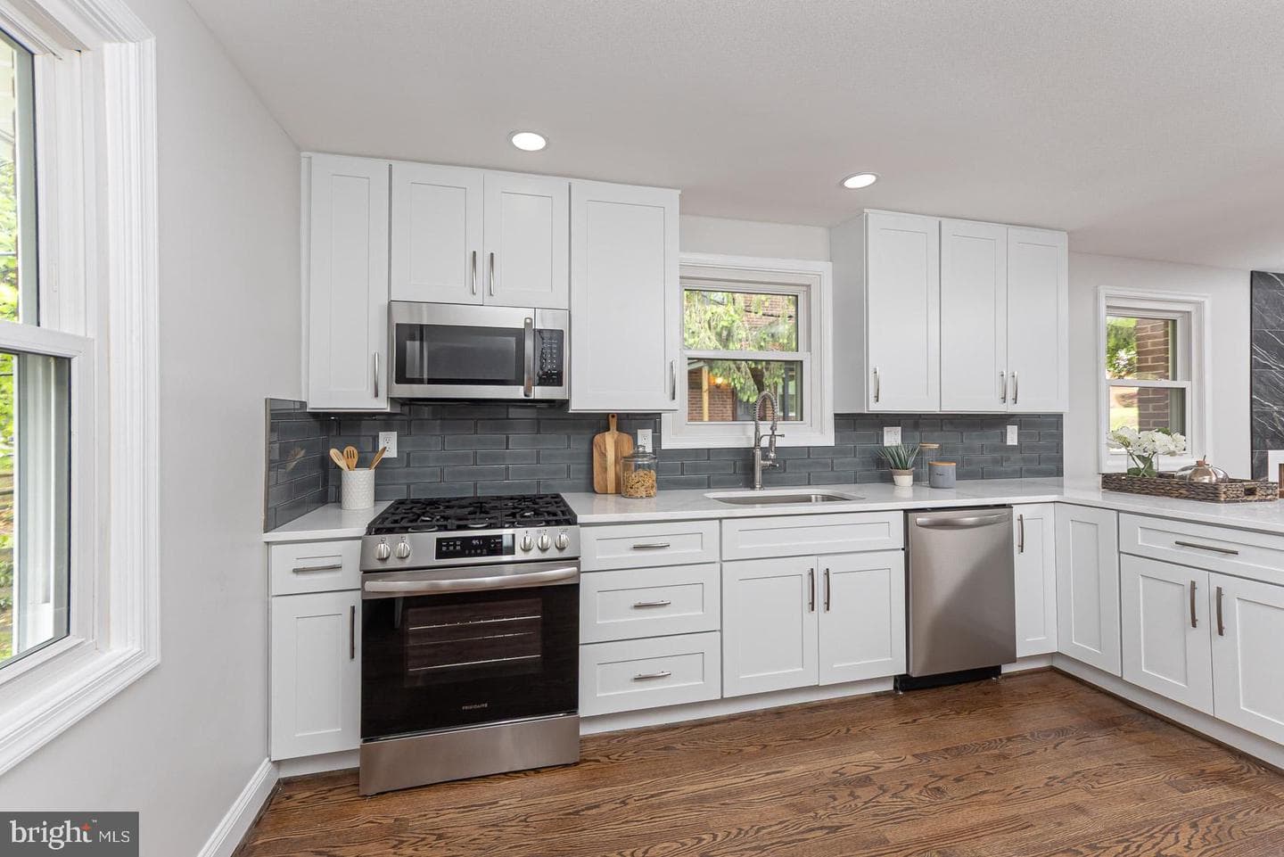 536 Brook Road photo 4