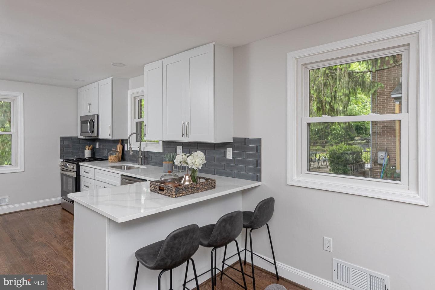 536 Brook Road photo 6