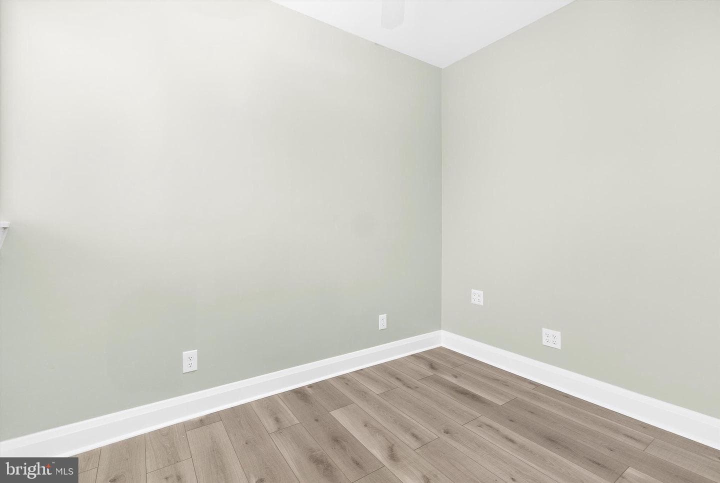 4948 Tulip Avenue photo 17