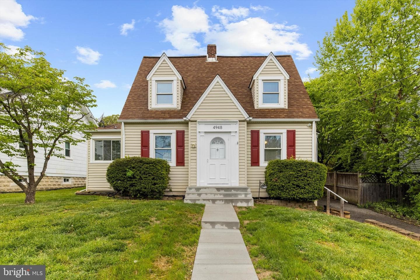4948 Tulip Avenue photo 2