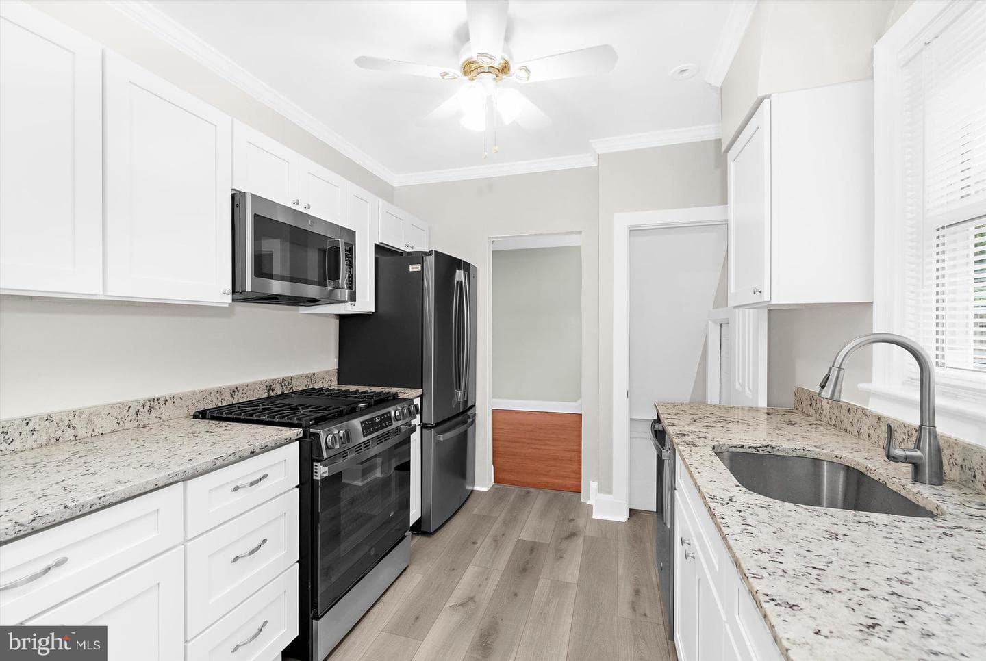 4948 Tulip Avenue photo 22