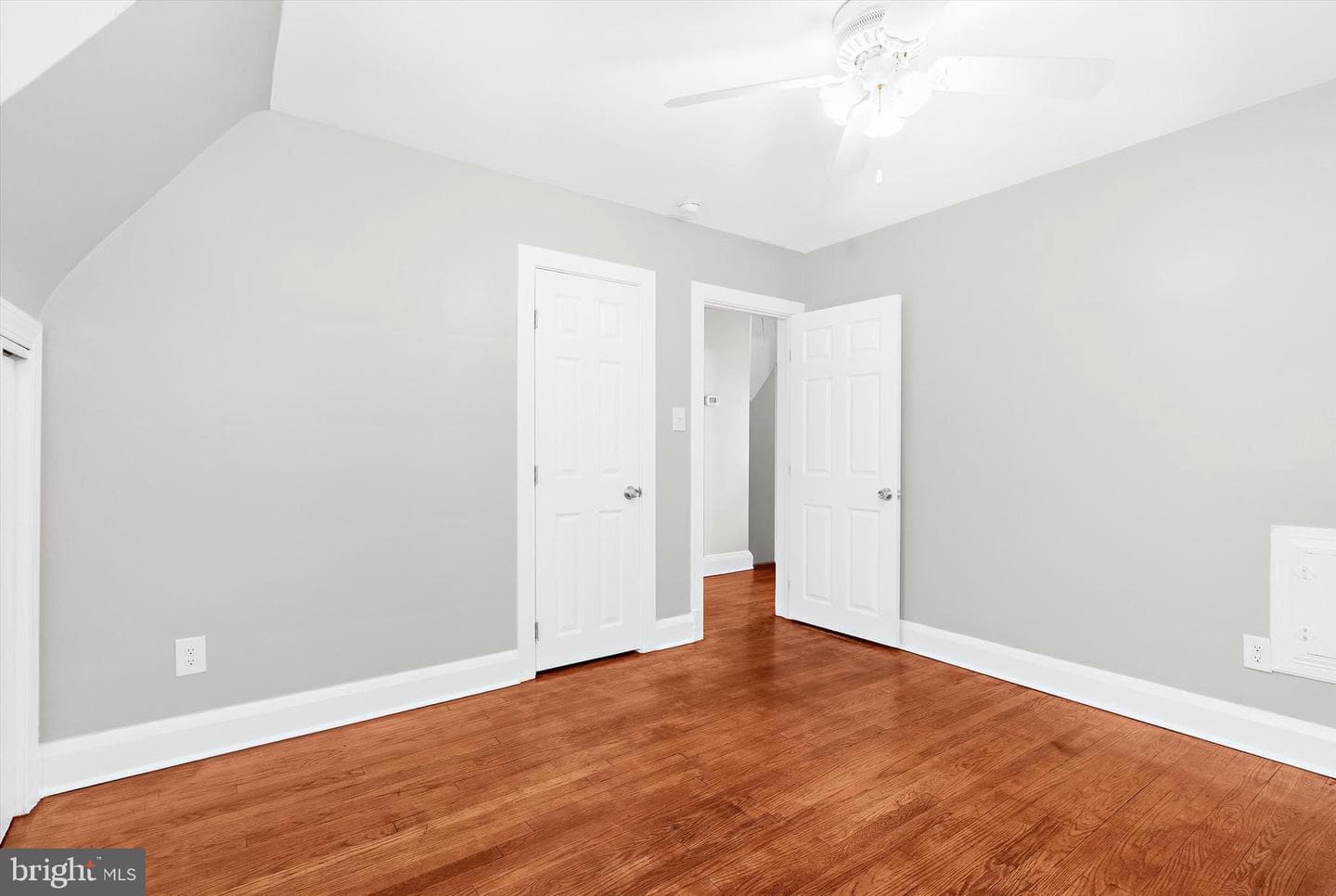 4948 Tulip Avenue photo 28