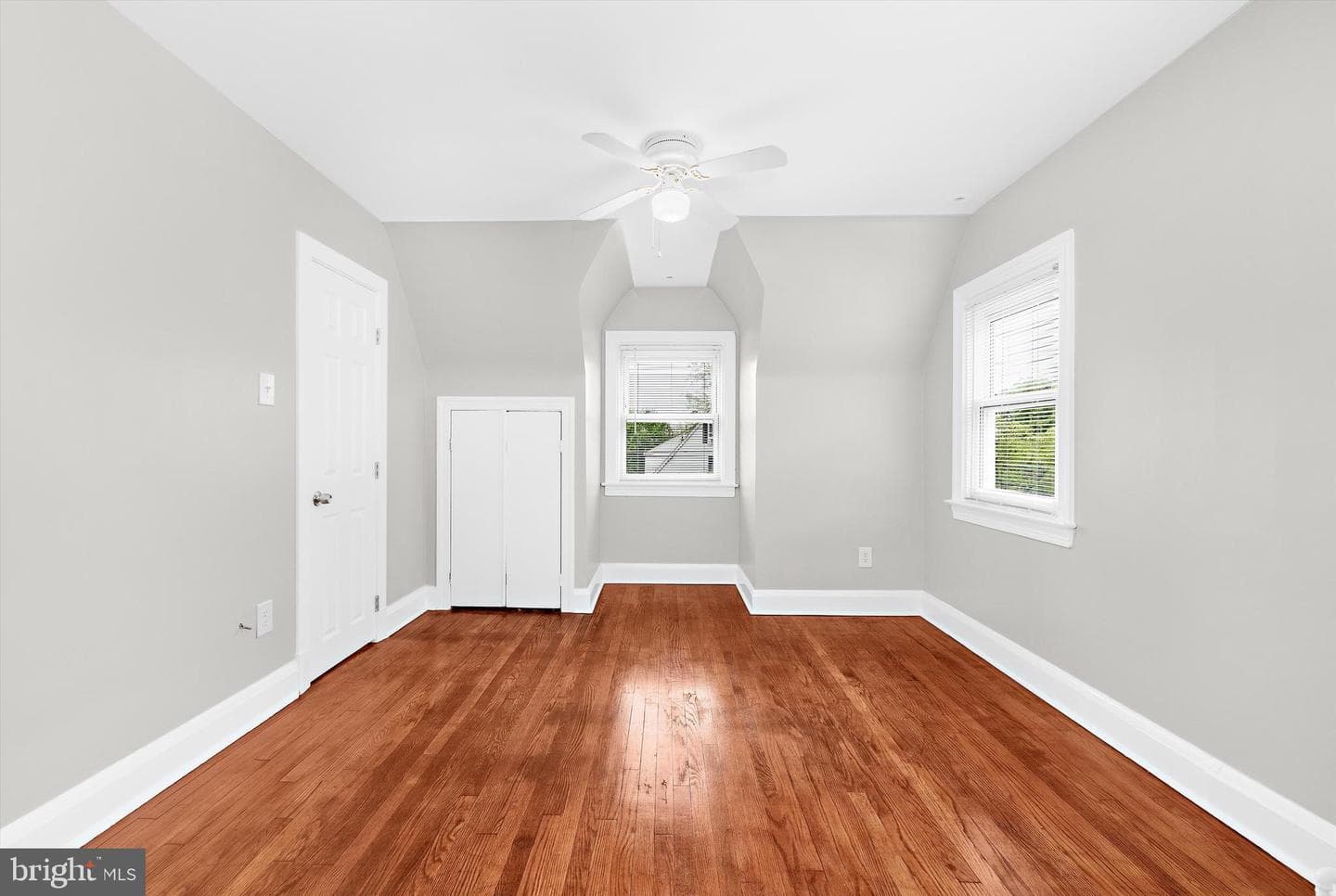 4948 Tulip Avenue photo 31
