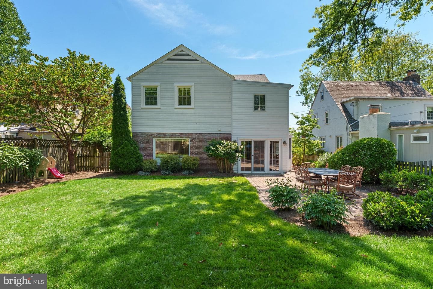 818 Kingston Road photo 17