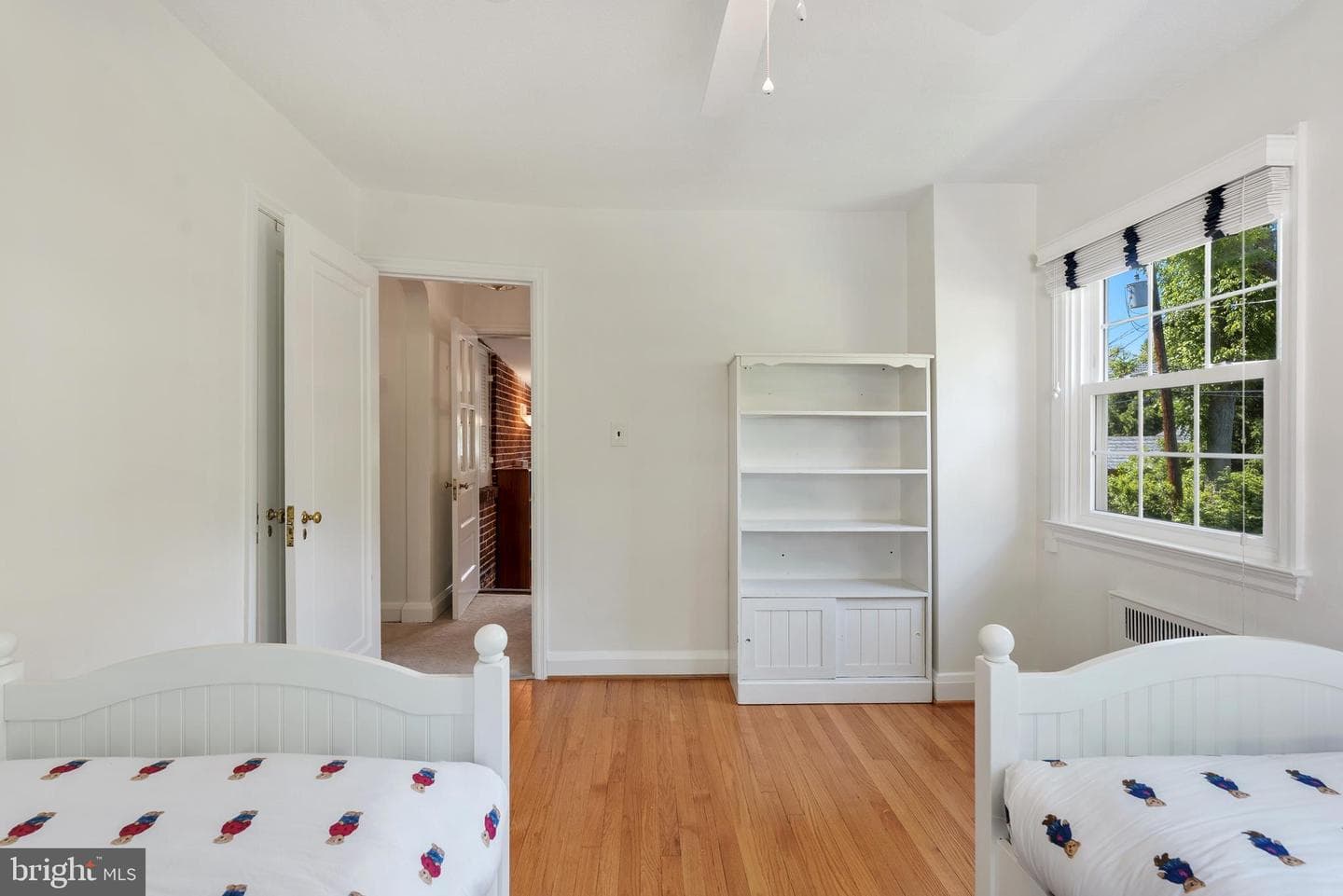 818 Kingston Road photo 25