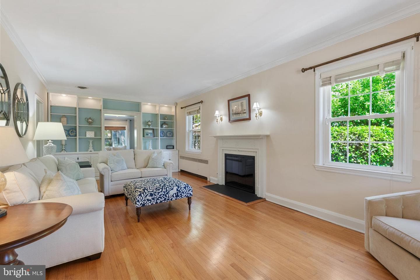 818 Kingston Road photo 5