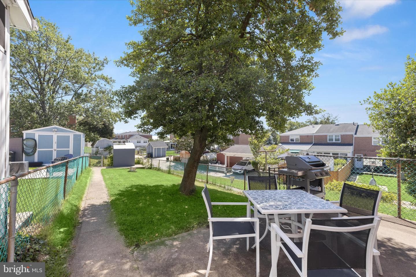 5663 Chelwynd Road photo 33