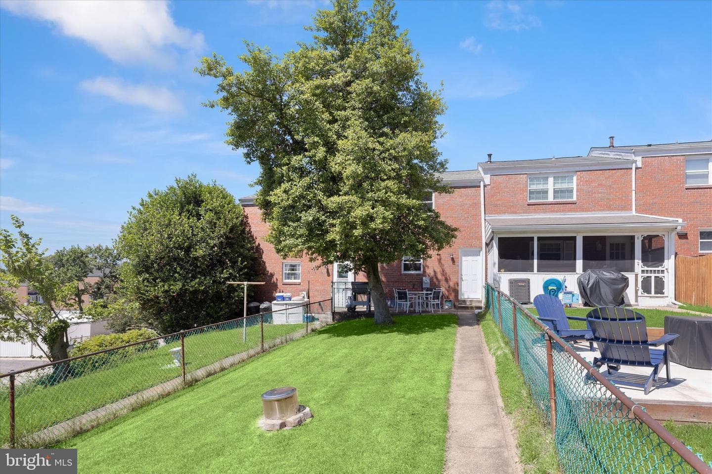 5663 Chelwynd Road photo 35