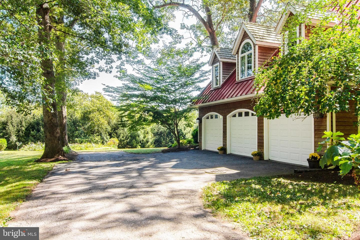 18603 Falls Road photo 10
