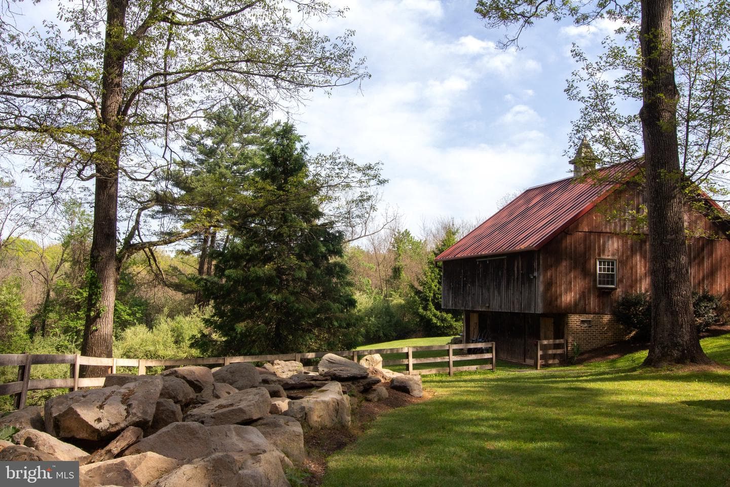 18603 Falls Road photo 15