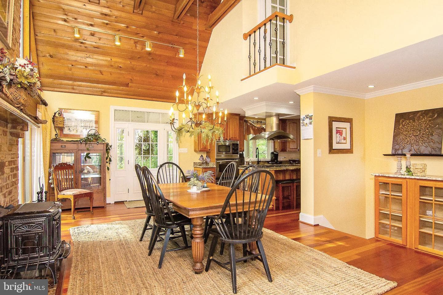 18603 Falls Road photo 25