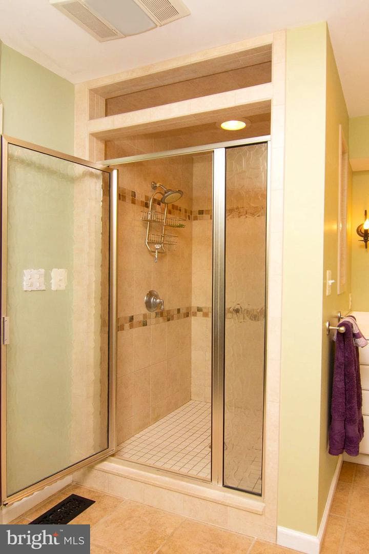 18603 Falls Road photo 51