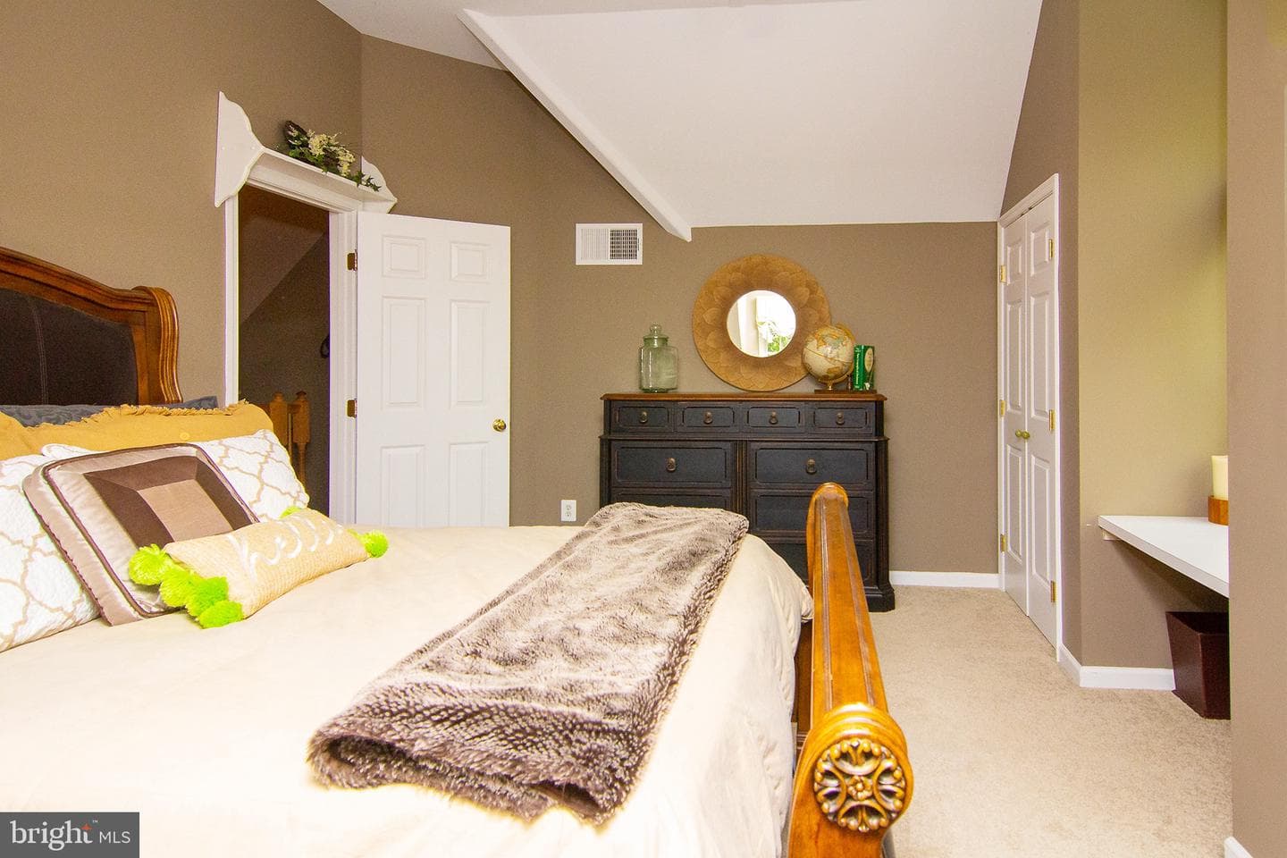 18603 Falls Road photo 52
