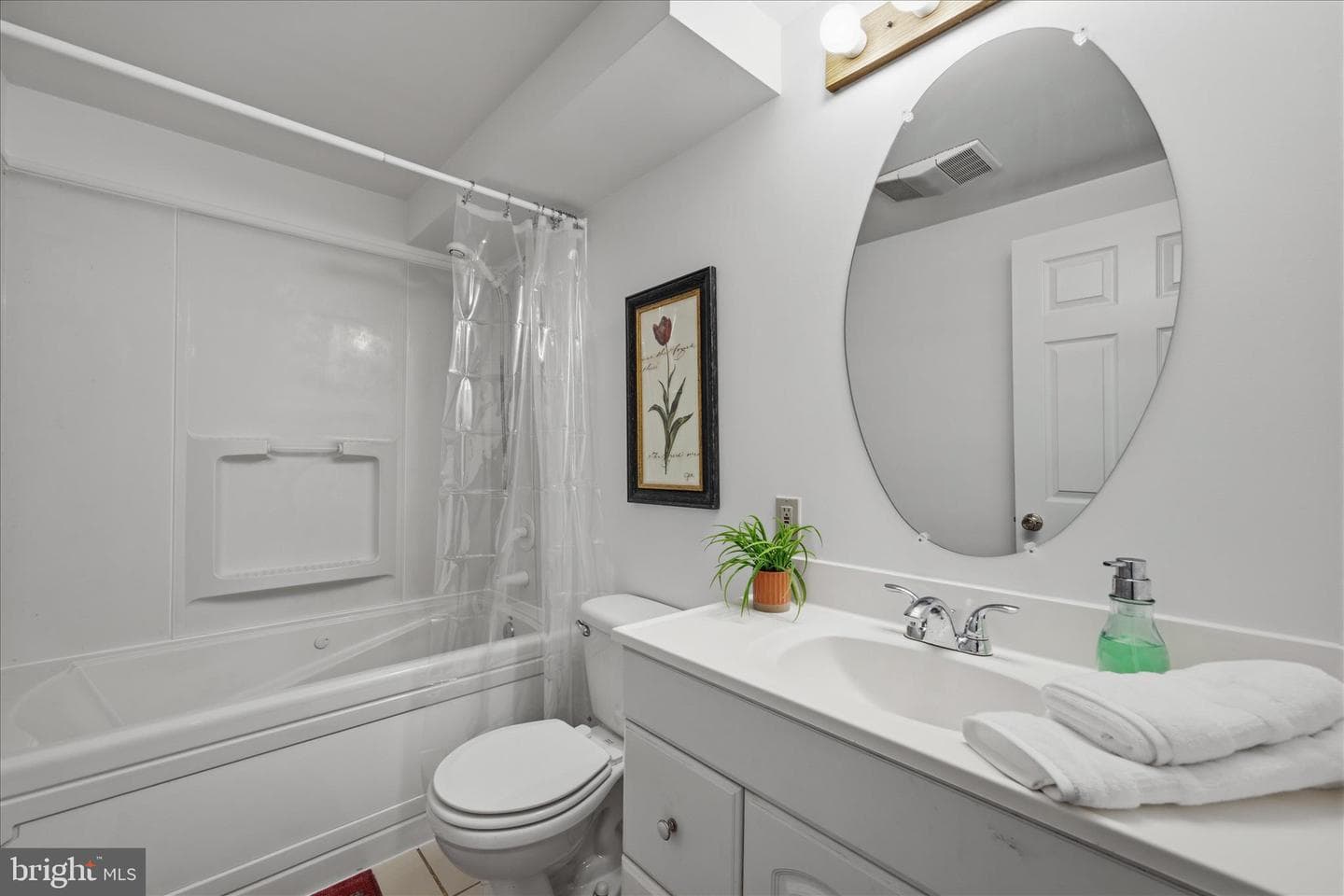 10913 Summit Avenue photo 25