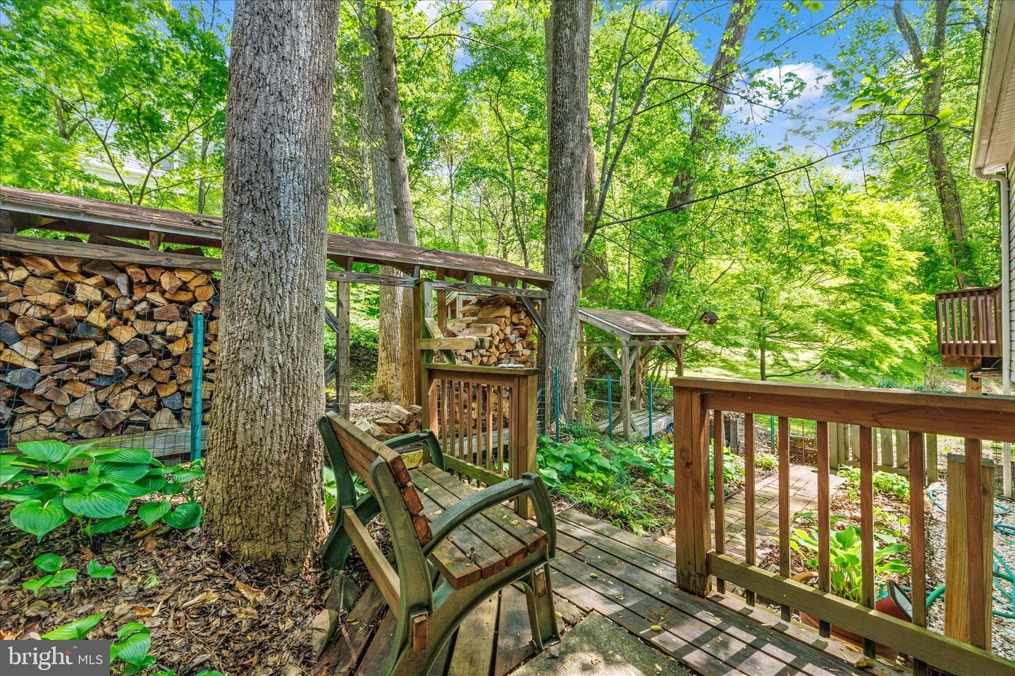 10913 Summit Avenue photo 36