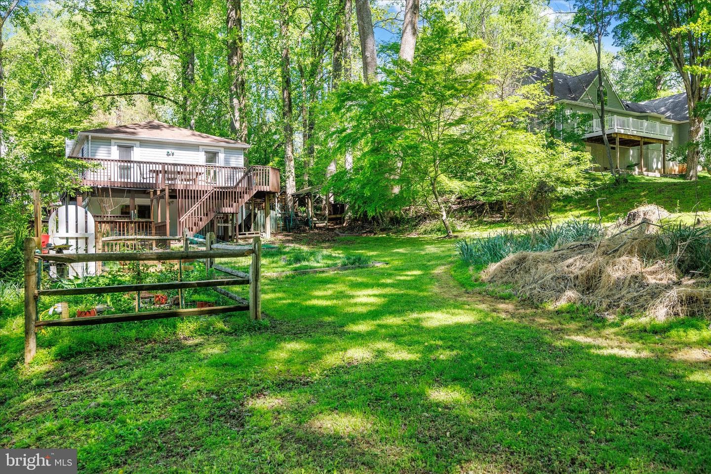 10913 Summit Avenue photo 37