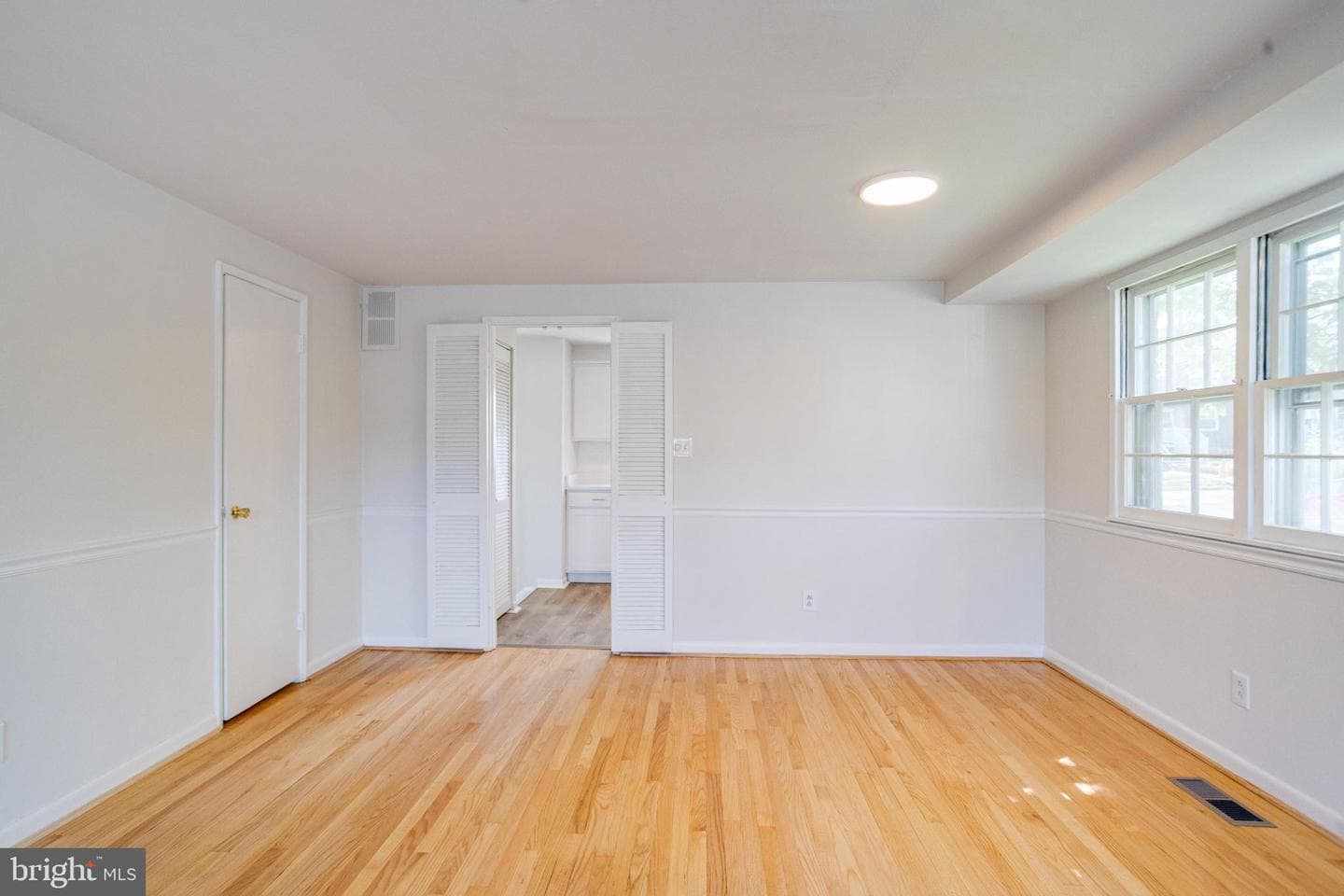 5611 Chelwynd Road photo 9