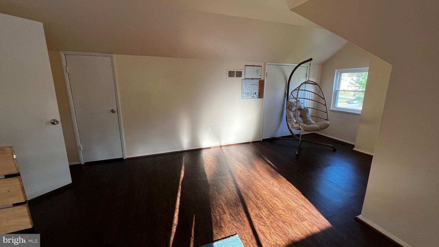 2024 Kennicott Road photo 18