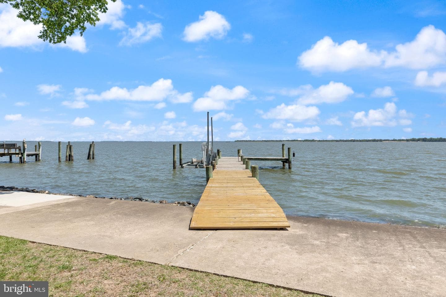 2545 Barrison Point Road photo 10