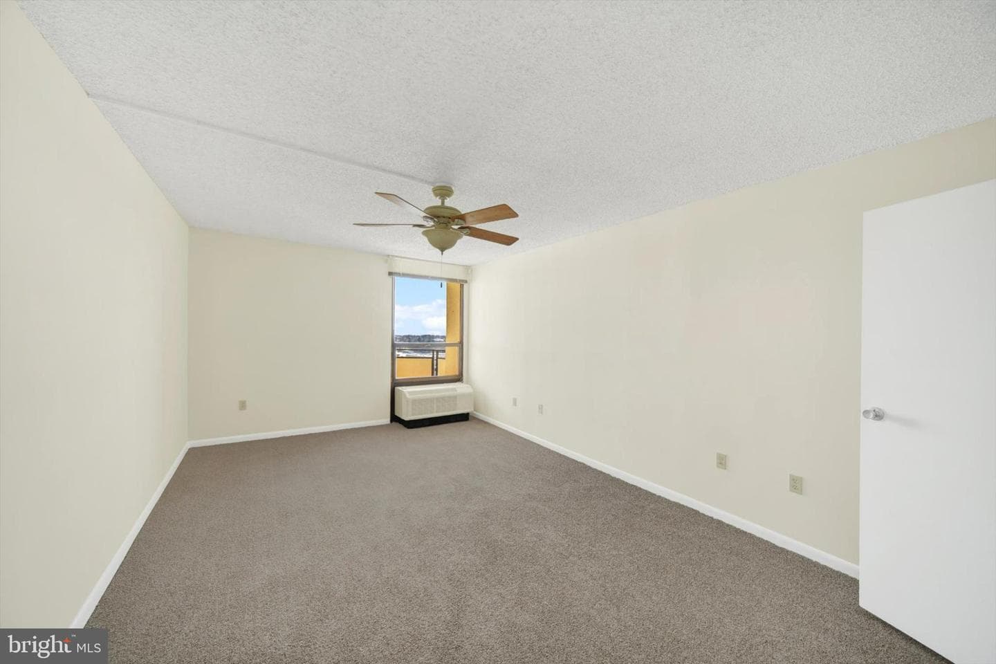 205 E Joppa Road #1604 photo 11