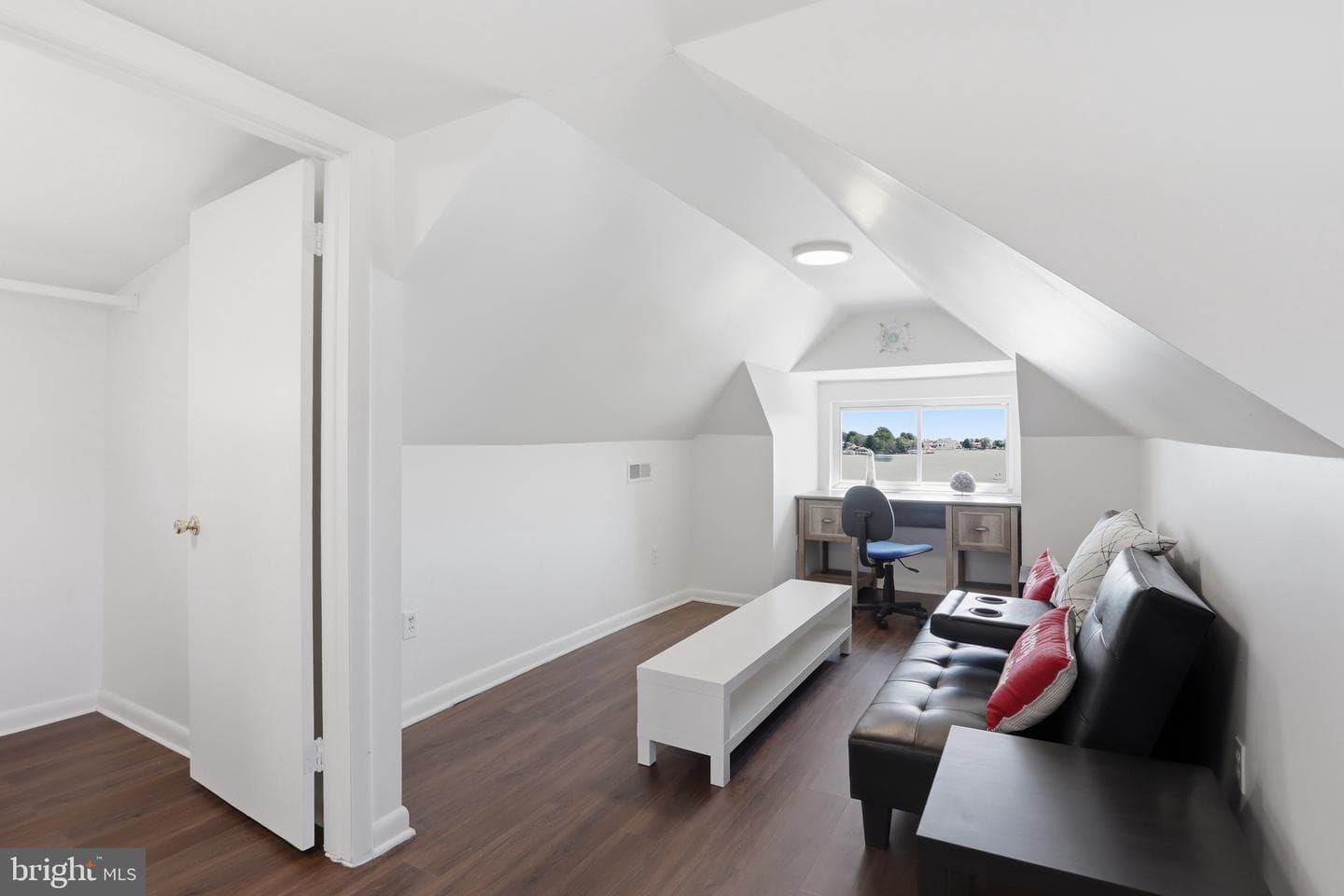 2304 Poplar photo 39