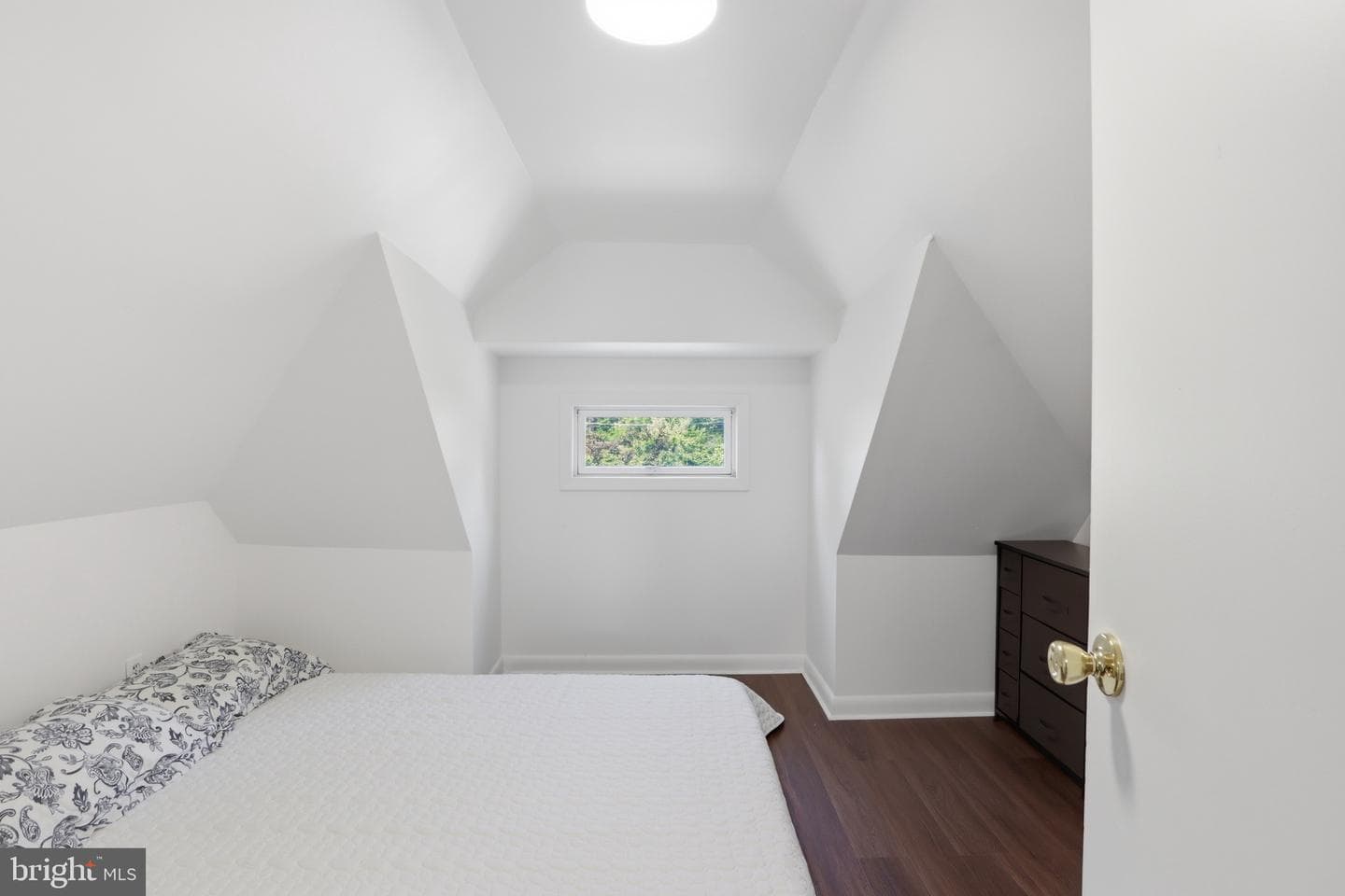 2304 Poplar photo 41