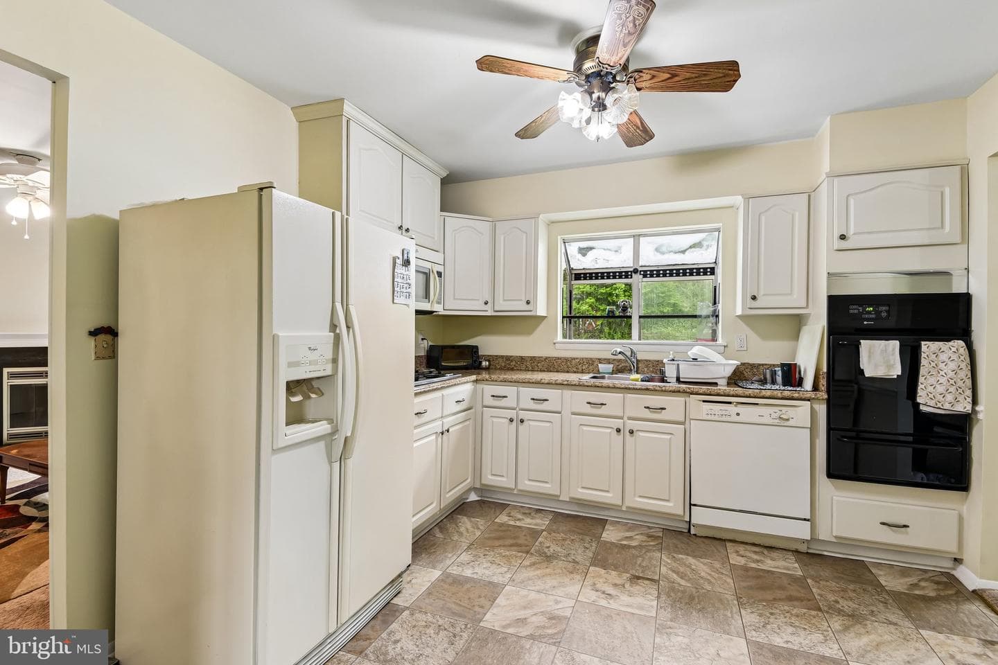 216 Glyndon Drive photo 10