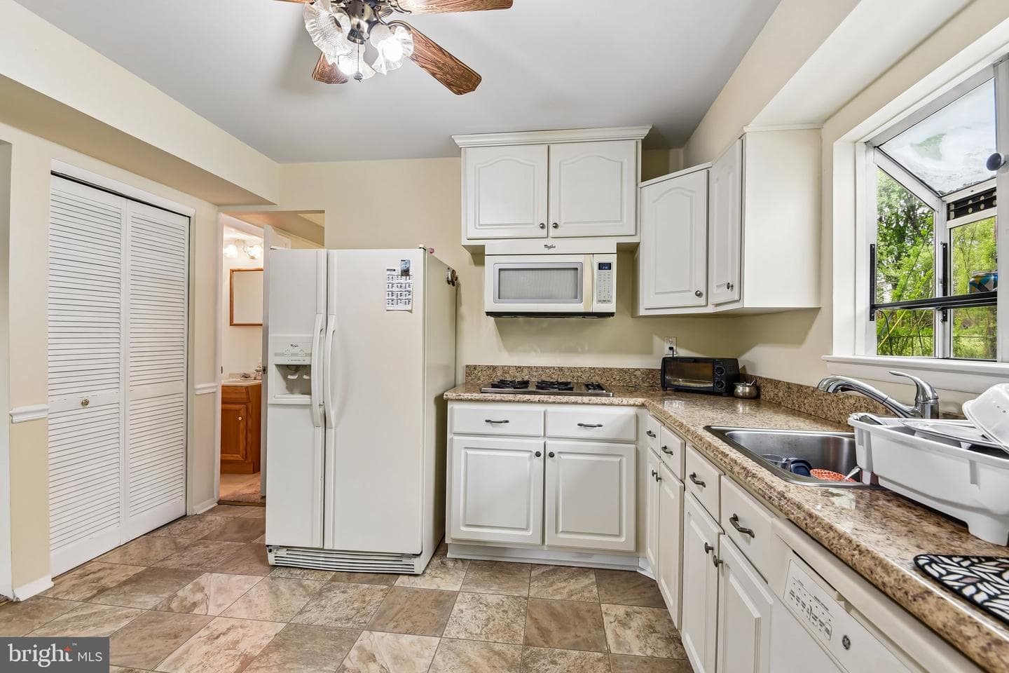 216 Glyndon Drive photo 11