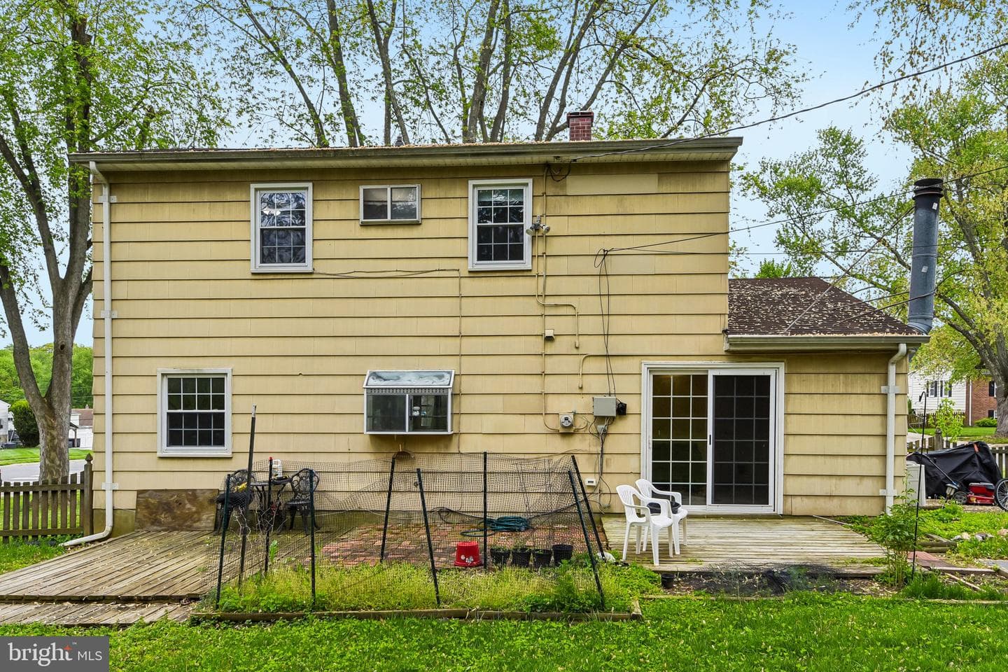 216 Glyndon Drive photo 32