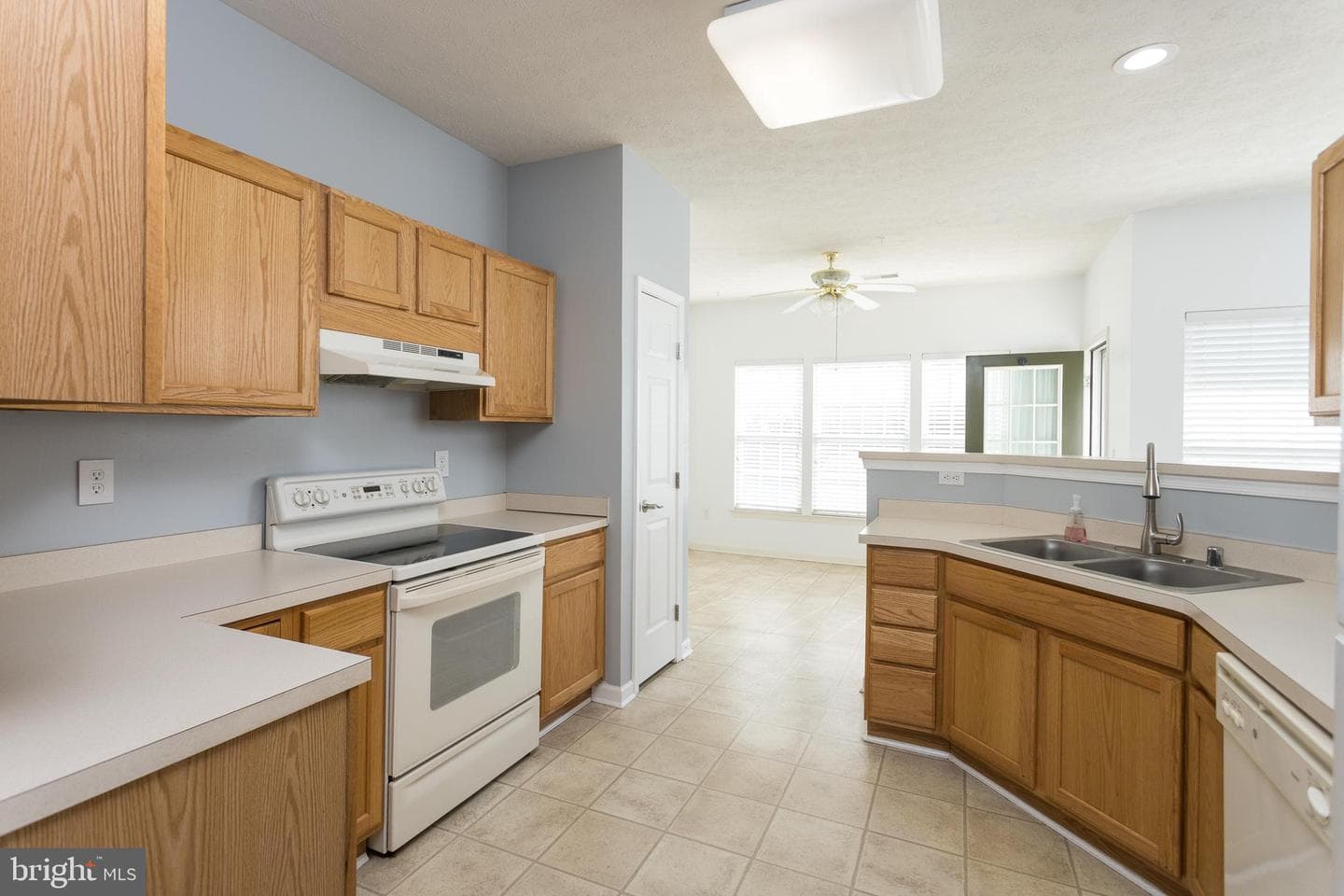 9509 Kingscroft Terrace #9509d photo 3