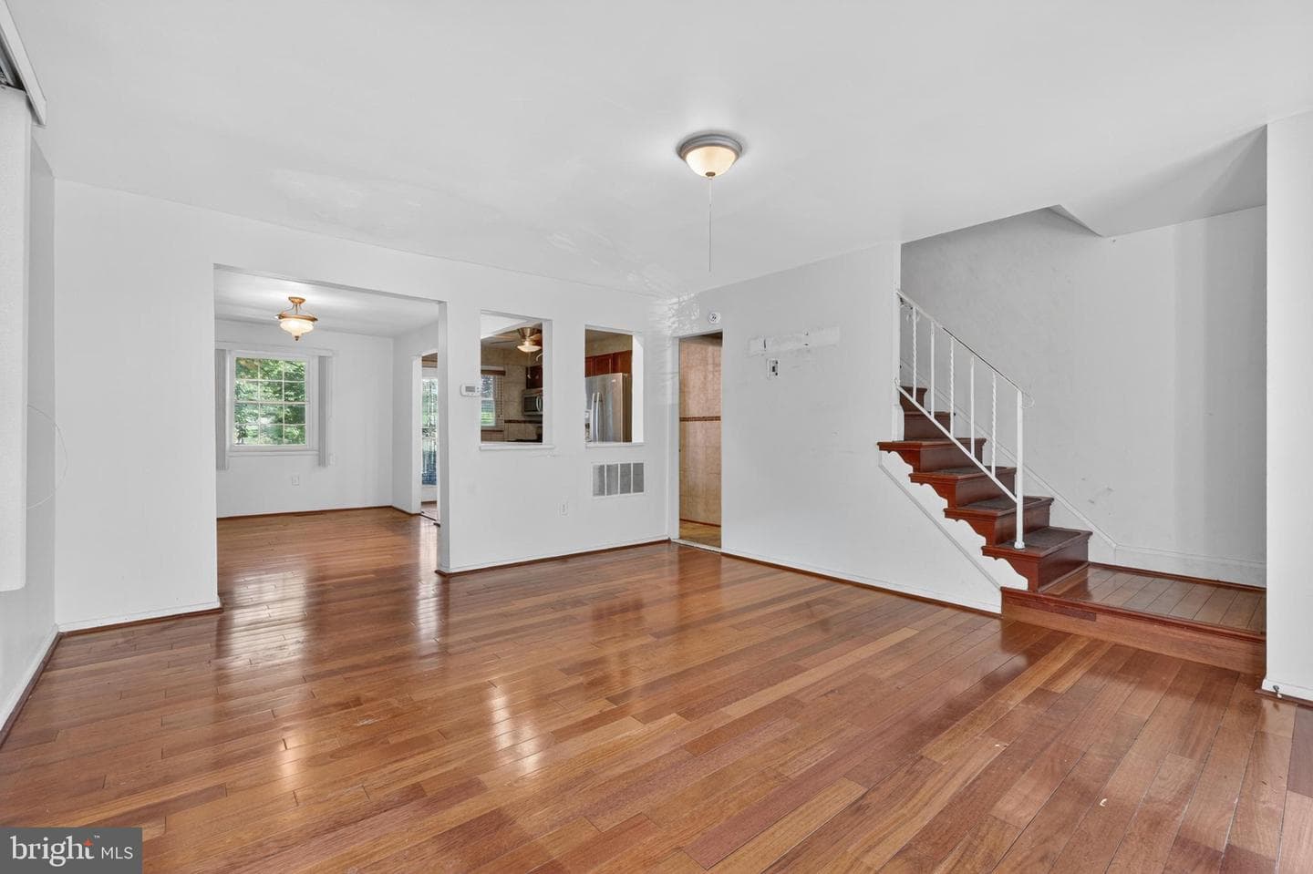 1149 Pelham Wood photo 5