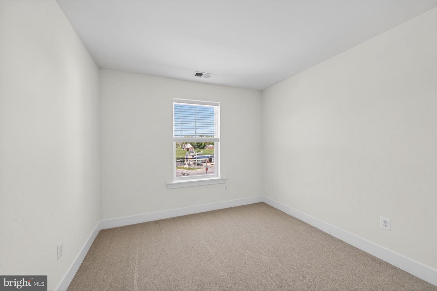 10047 Whitaker Way photo 32
