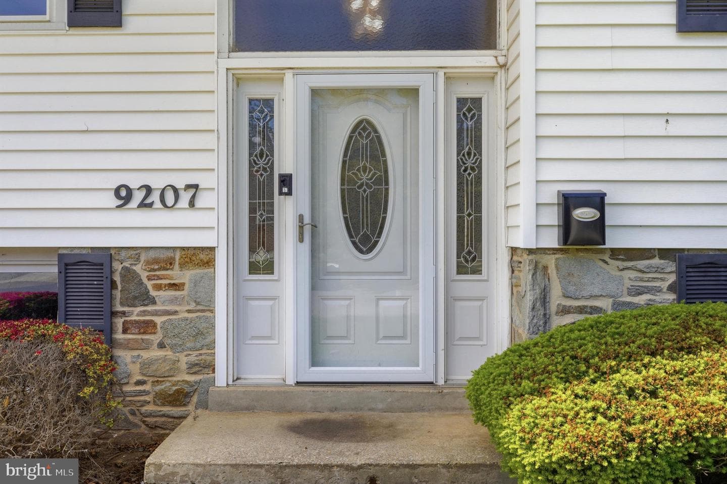 9207 Allenswood Road photo 4