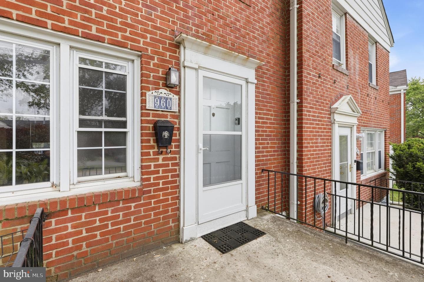 960 Fairmount Avenue photo 4