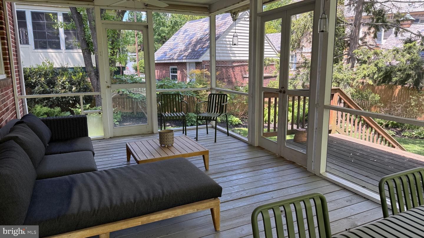 602 Kingston Road photo 13