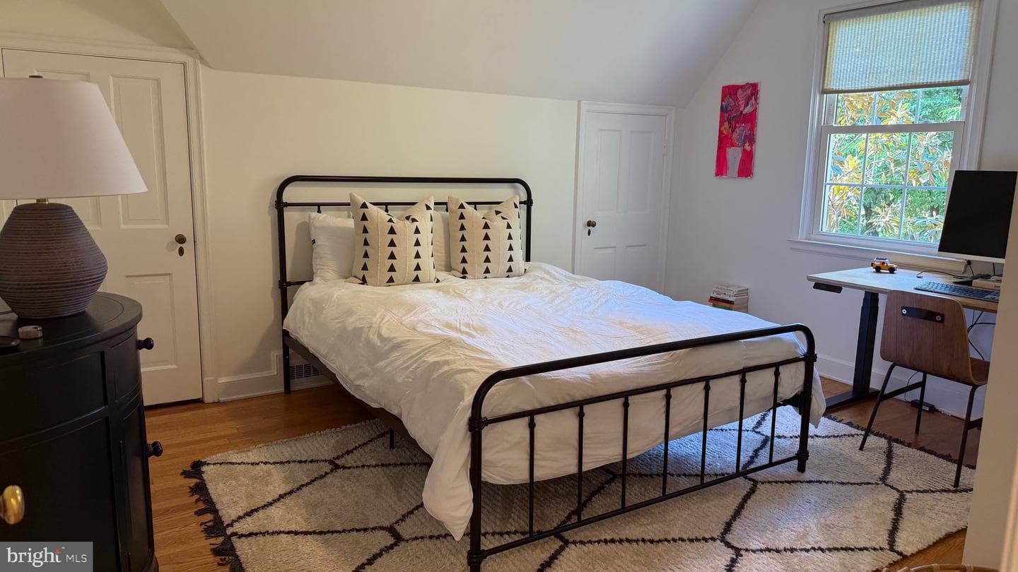 602 Kingston Road photo 18