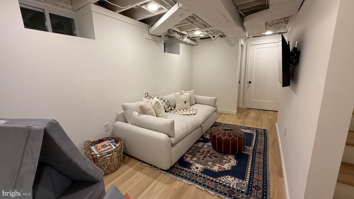 602 Kingston Road photo 21
