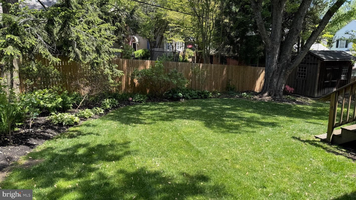 602 Kingston Road photo 25