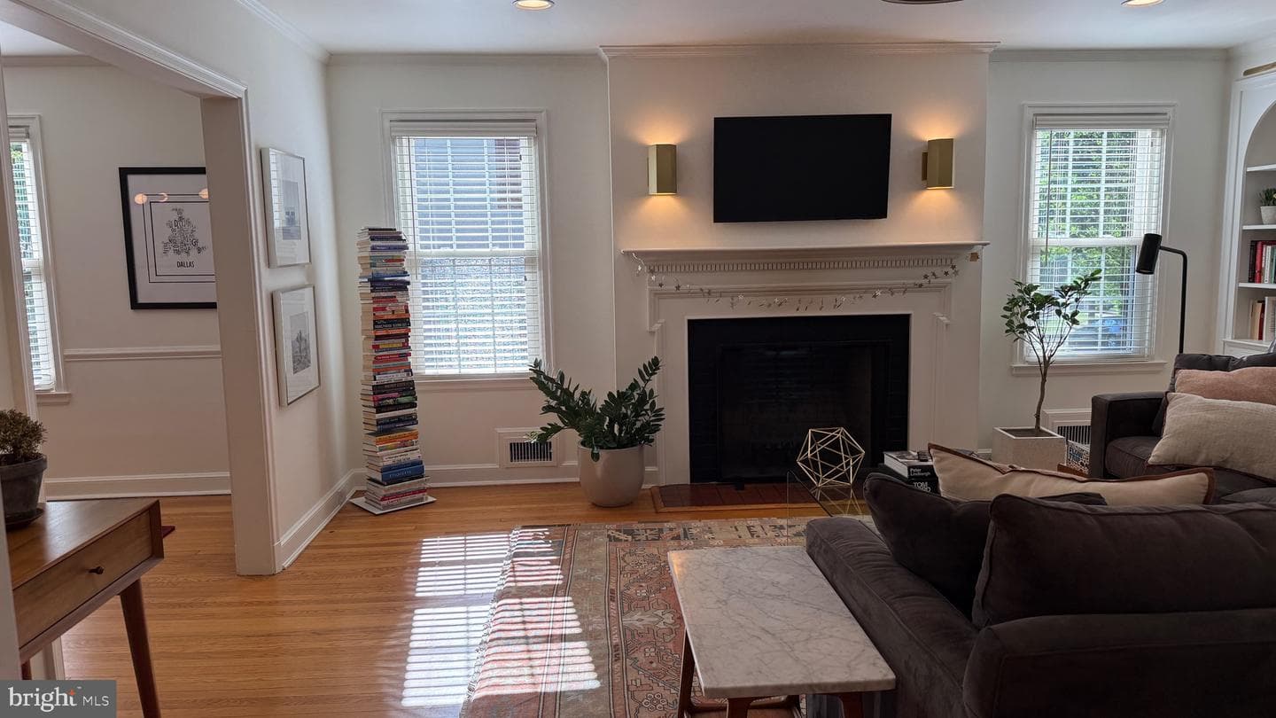 602 Kingston Road photo 6