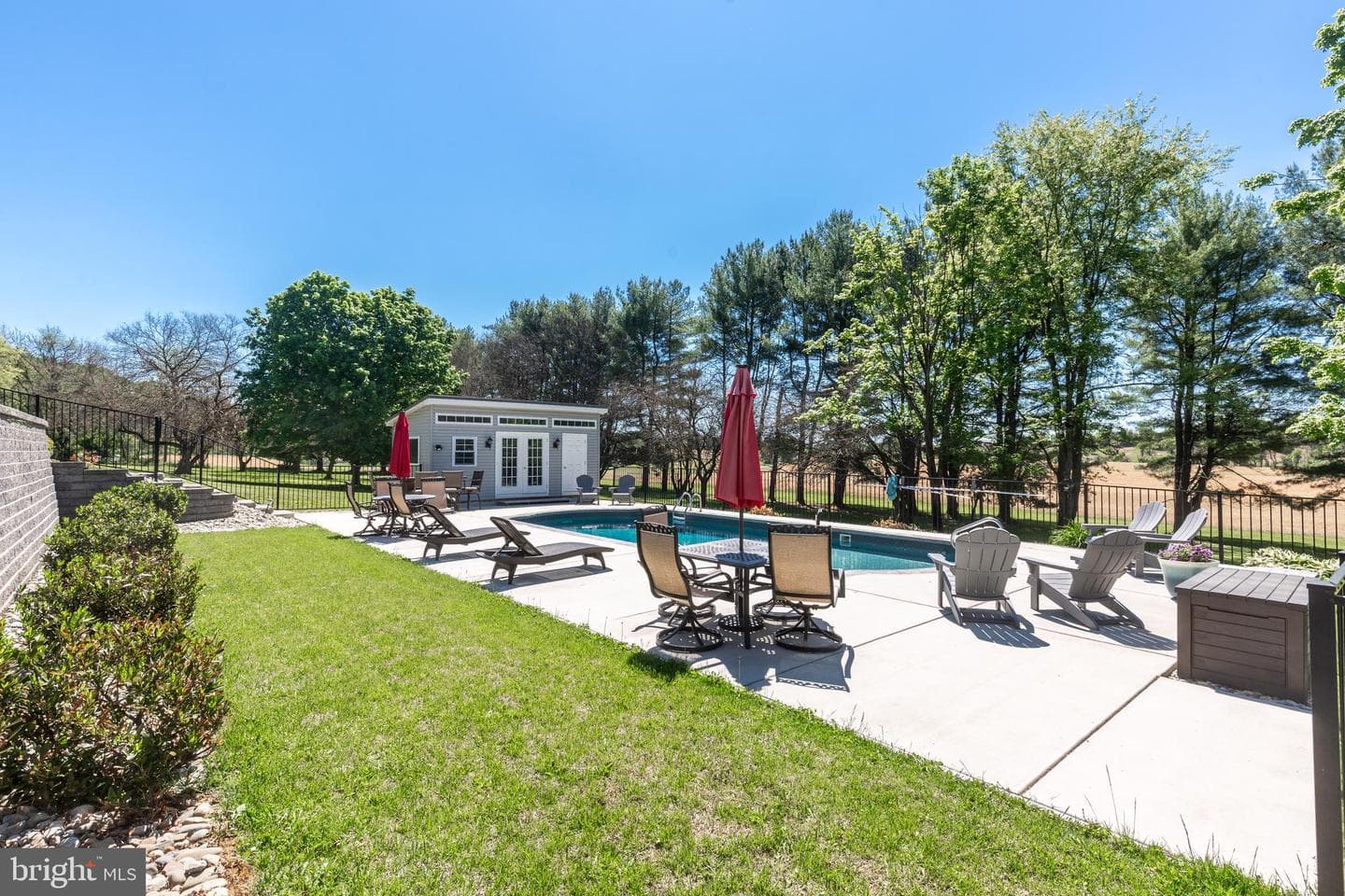 15016 Wheeler Lane photo 2