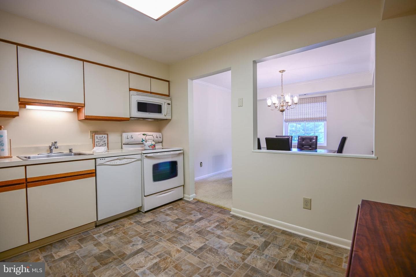 117 Castletown Road #301 photo 10