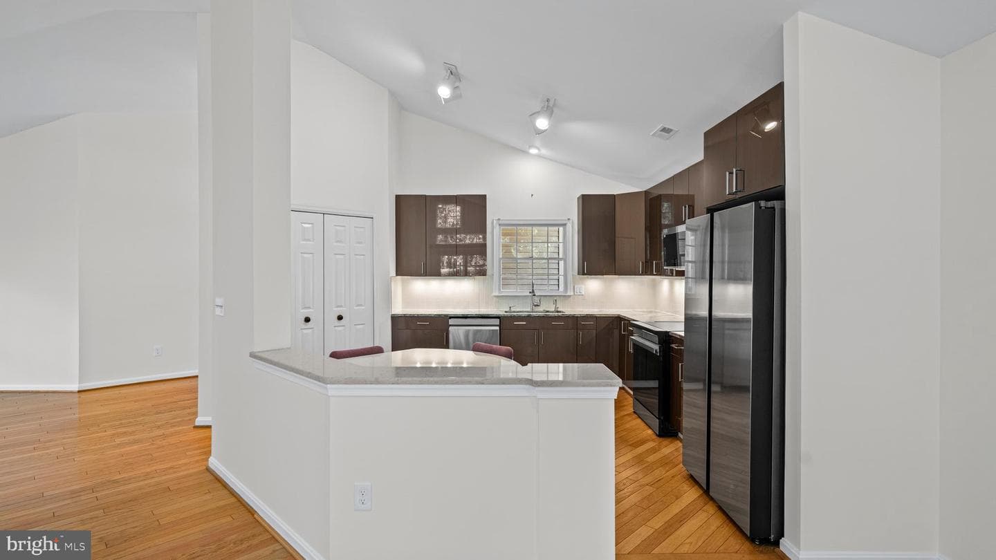 24 Stags Leap Court photo 10
