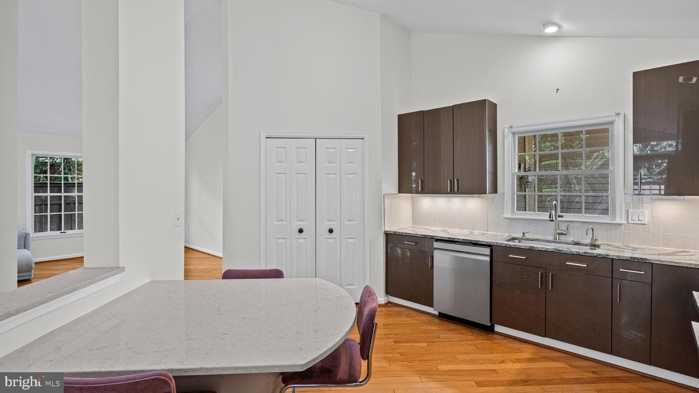 24 Stags Leap Court photo 14