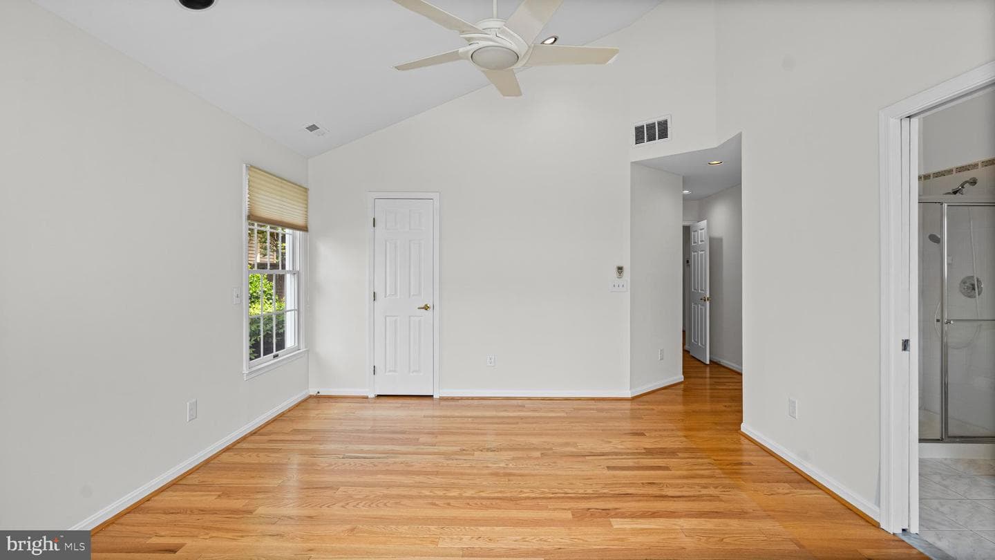 24 Stags Leap Court photo 17