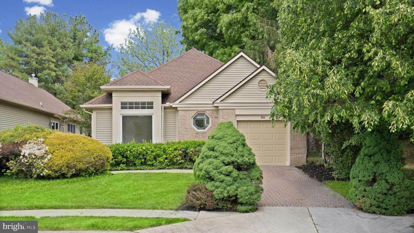 24 Stags Leap Court photo 2