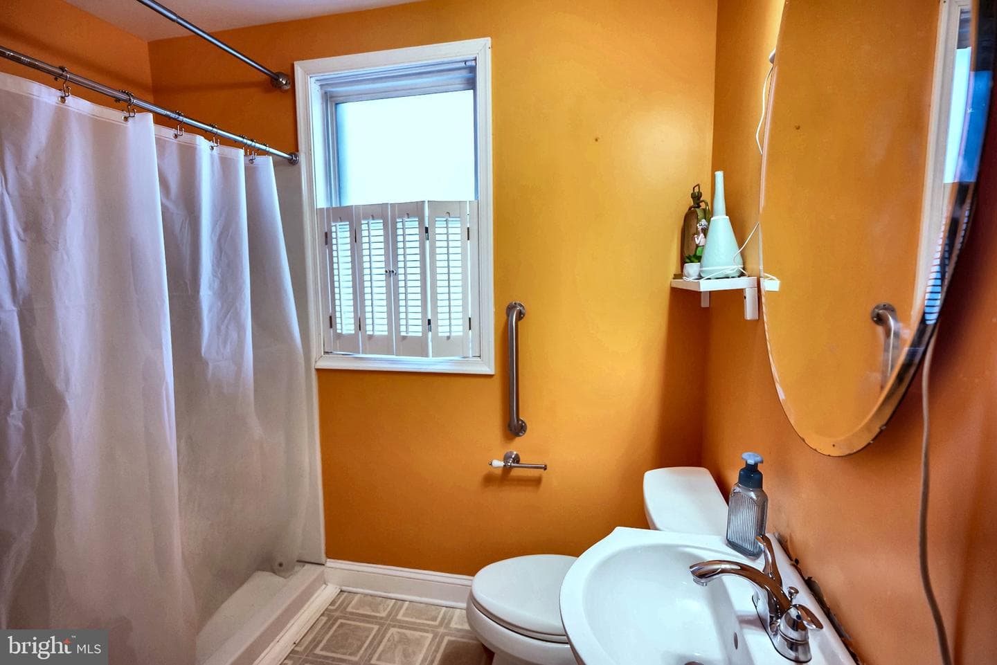 119 Leslie Avenue photo 13