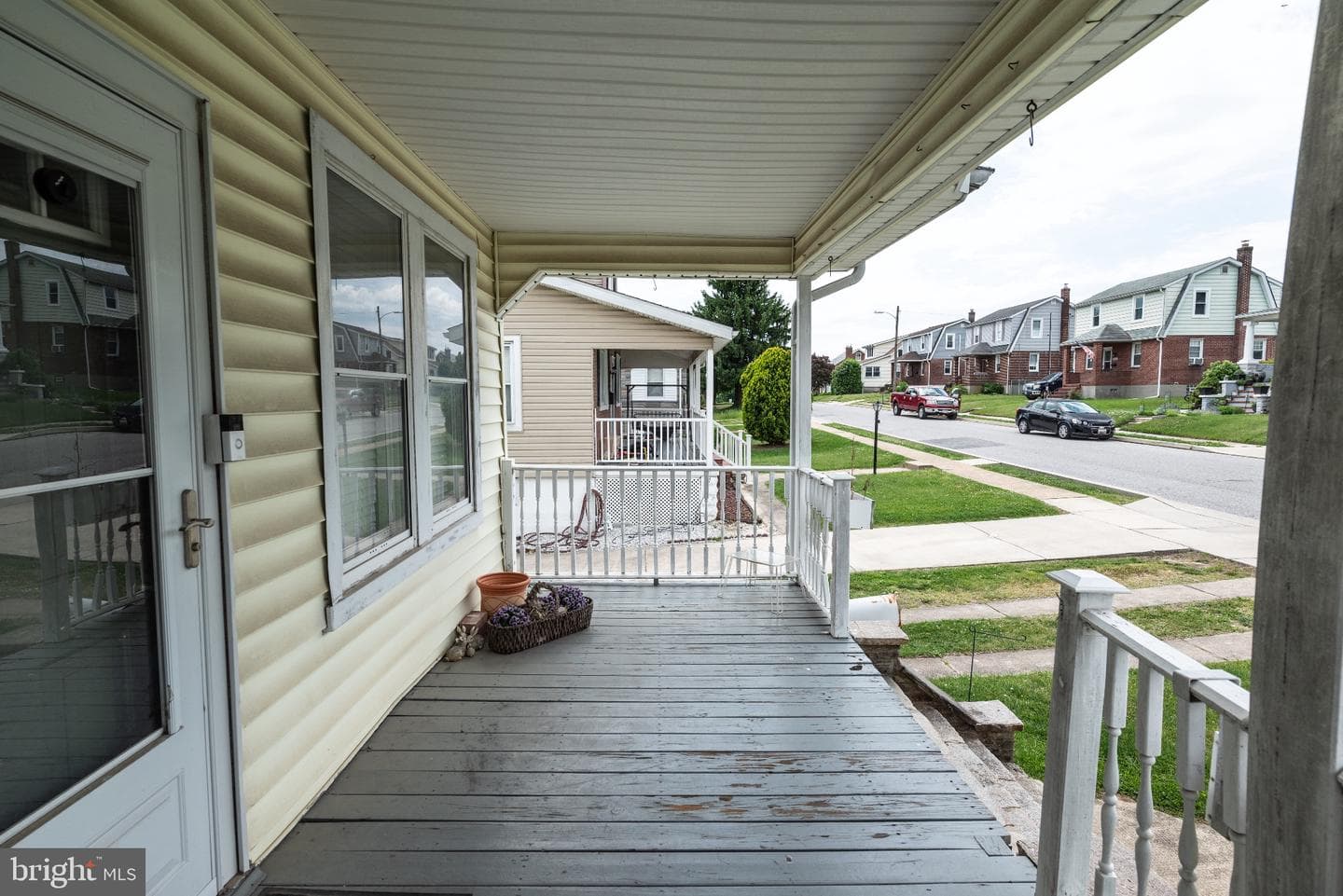 119 Leslie Avenue photo 3