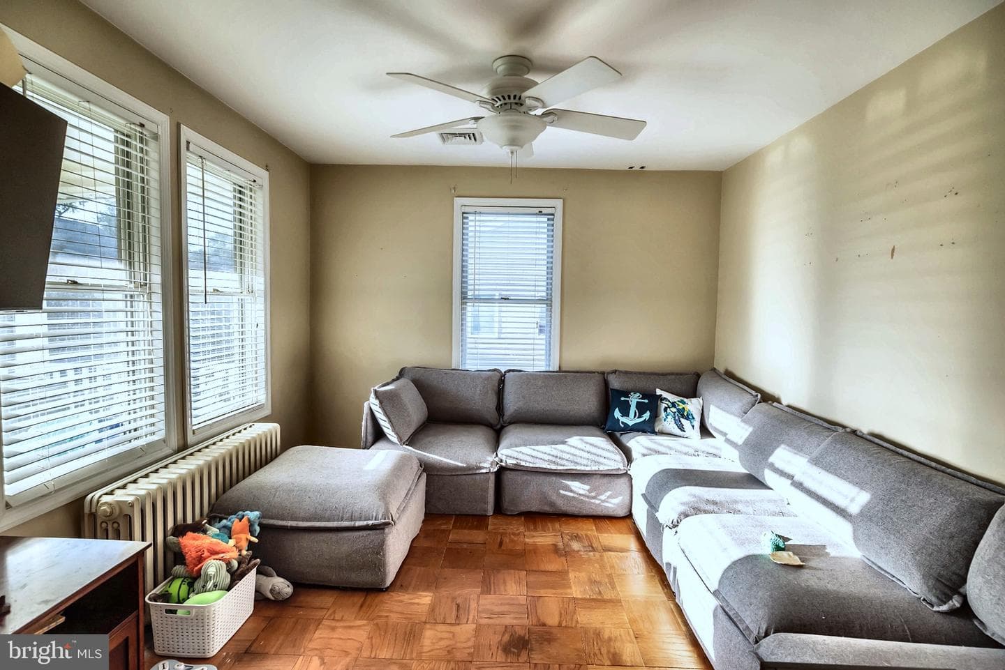119 Leslie Avenue photo 4