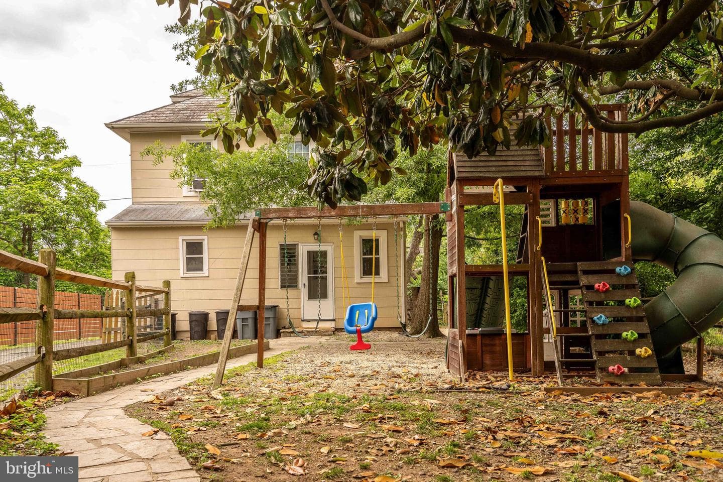1823 Mayfield Avenue photo 19